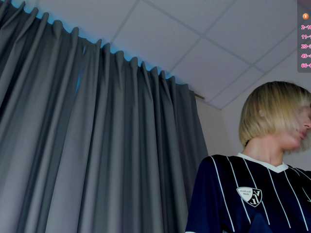 IceStrawberry live cam on BongaCams