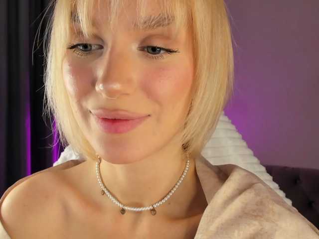 IceStrawberry live cam on BongaCams