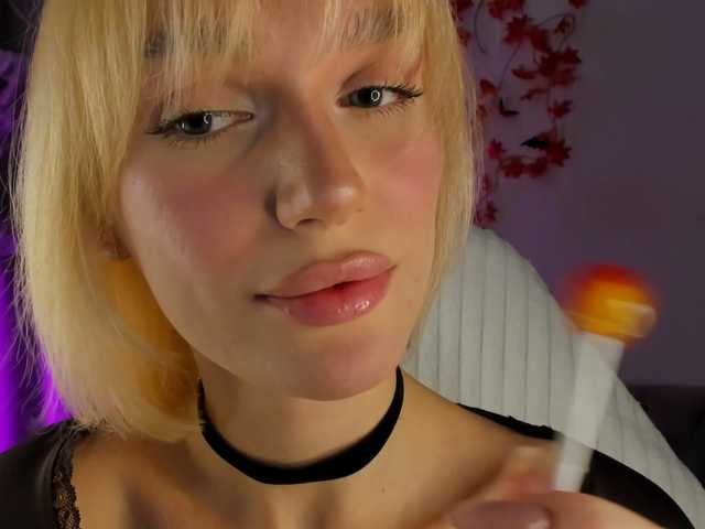IceStrawberry live cam on BongaCams