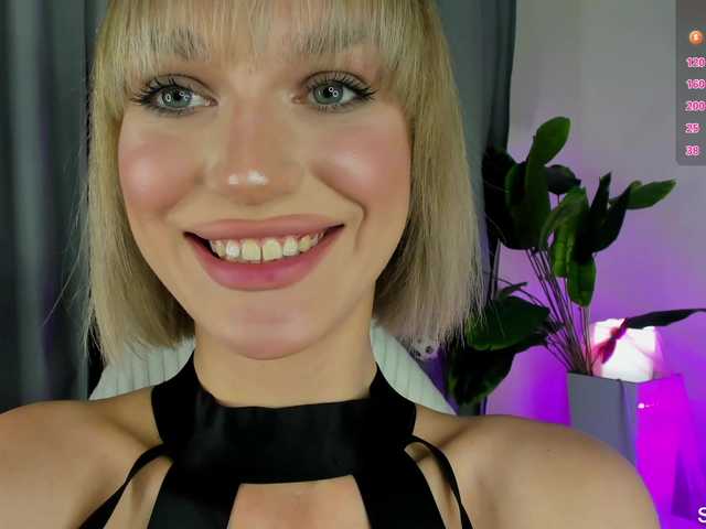 IceStrawberry live cam on BongaCams