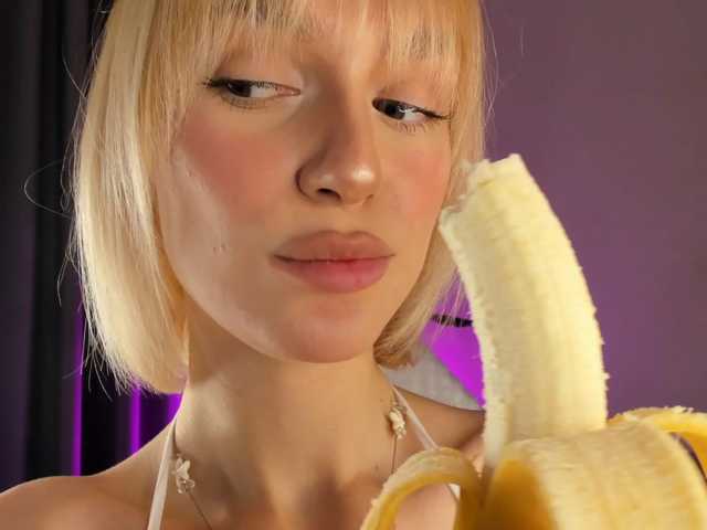 IceStrawberry live cam on BongaCams