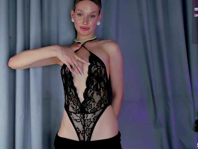 IceStrawberry live cam on BongaCams