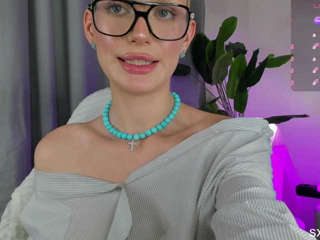 IceStrawberry live cam on BongaCams