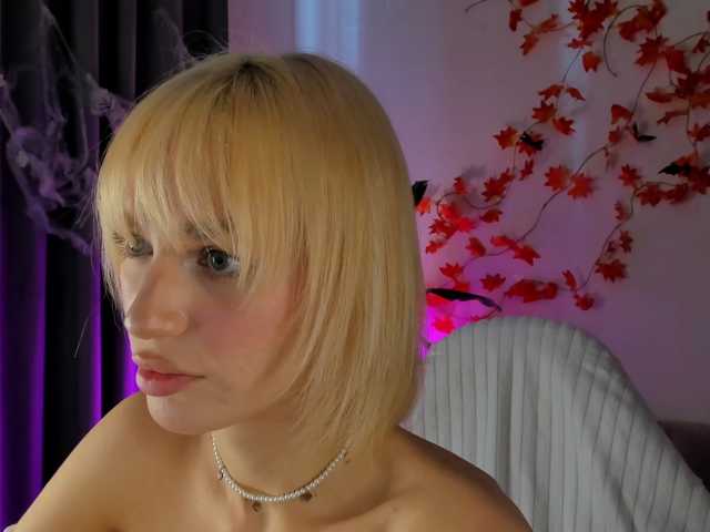 IceStrawberry live cam on BongaCams