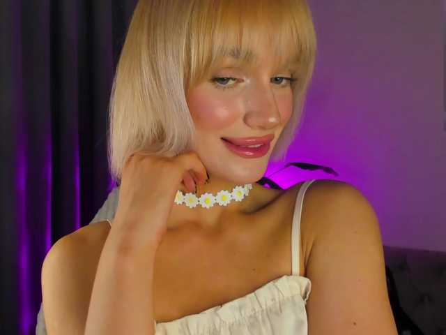 IceStrawberry live cam on BongaCams