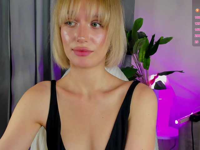 IceStrawberry live cam on BongaCams