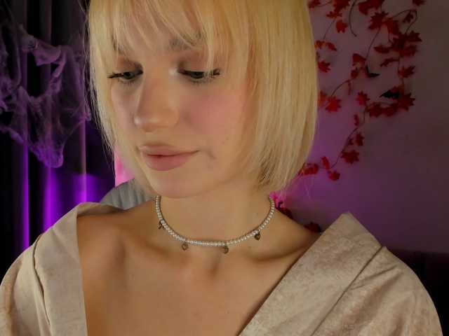 IceStrawberry live cam on BongaCams