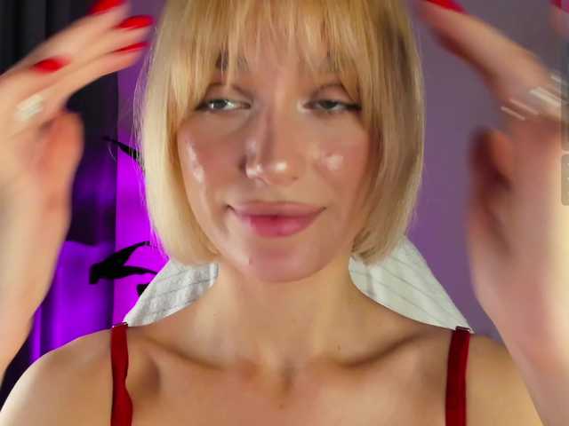 IceStrawberry live cam on BongaCams