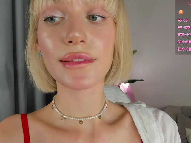 IceStrawberry live cam on BongaCams