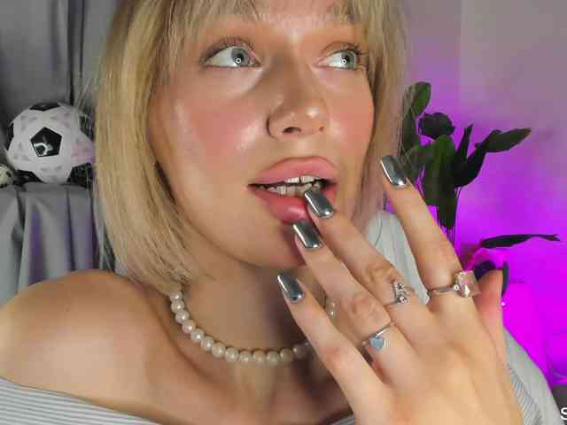 IceStrawberry Sex Cam Show