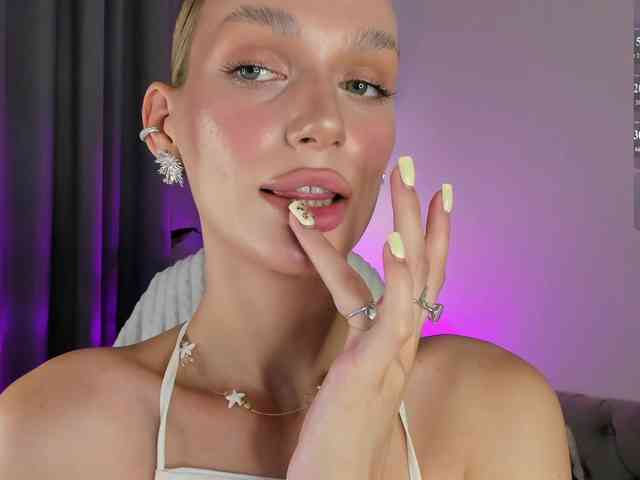 IceStrawberry webcam