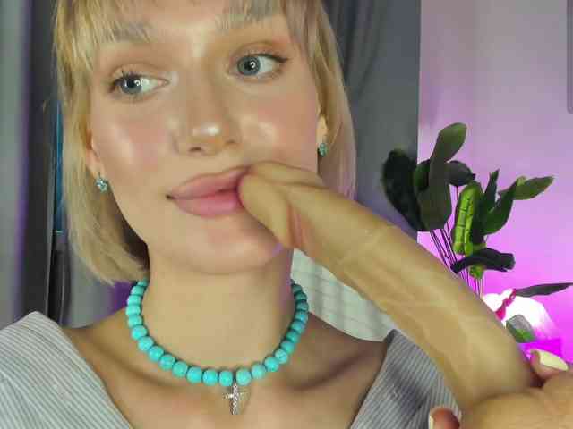 IceStrawberry Sex Cam Show