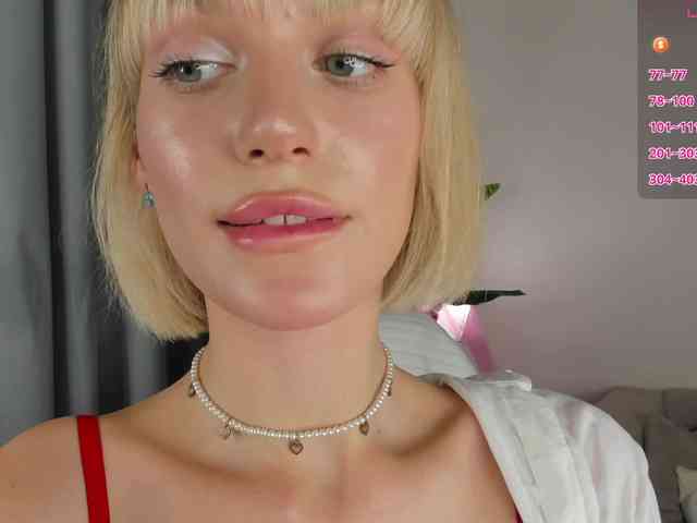 IceStrawberry Live Webcam on BongaCams
