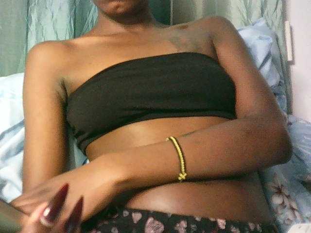Sexypetiteher, live now on BongaCams
