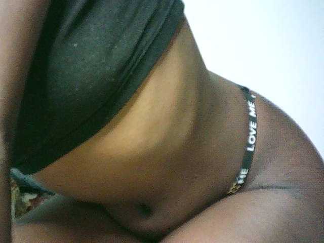 Sexypetiteher, live now on BongaCams