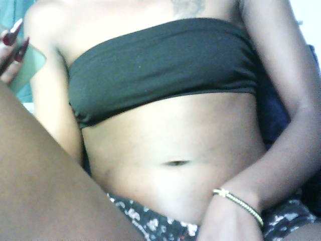 Sexypetiteher, live now on BongaCams