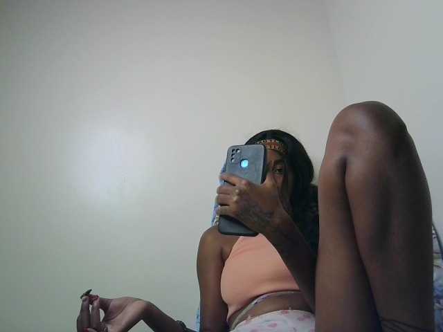 Sexypetiteher live cam on BongaCams