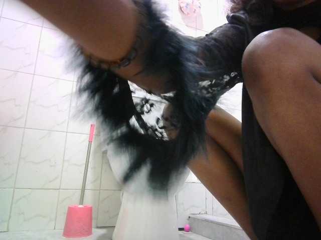 Sexypetiteher live cam on BongaCams