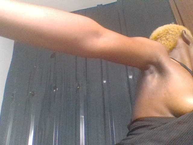 Sexypetiteher live cam on BongaCams