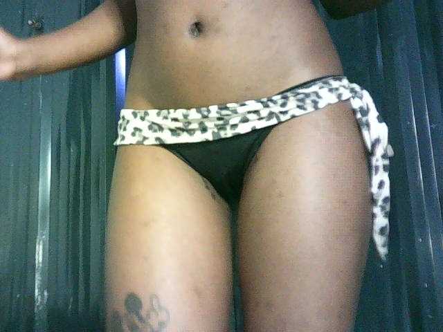 Sexypetiteher live cam on BongaCams