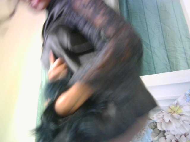 Sexypetiteher live cam on BongaCams