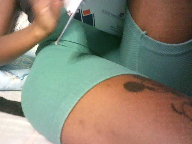 Sexypetiteher live cam on BongaCams
