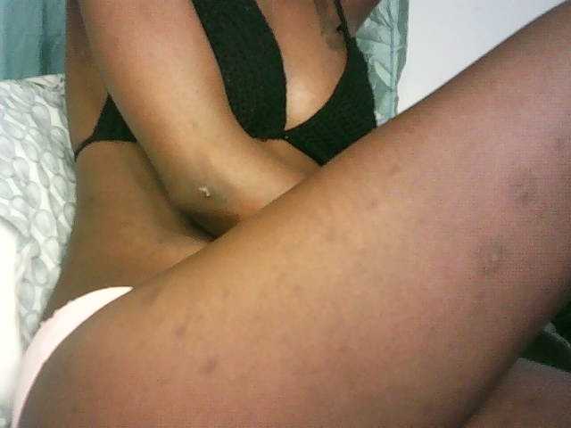 Sexypetiteher live cam preview
