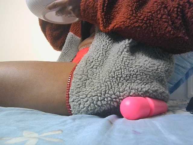 Sexypetiteher live cam on BongaCams