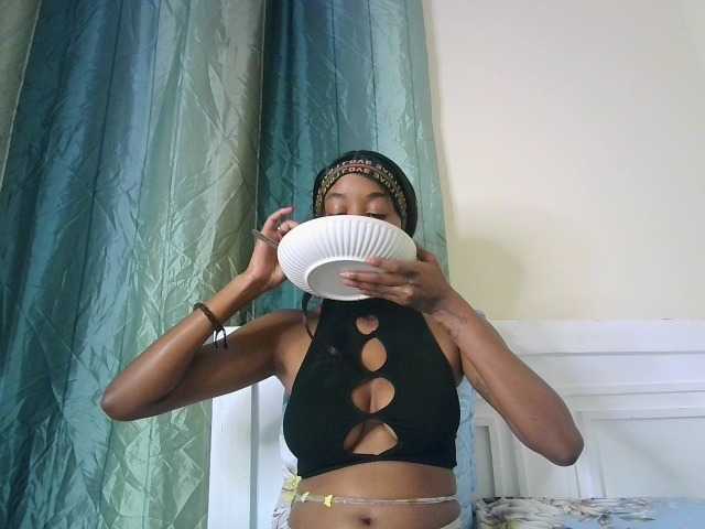Sexypetiteher live cam on BongaCams