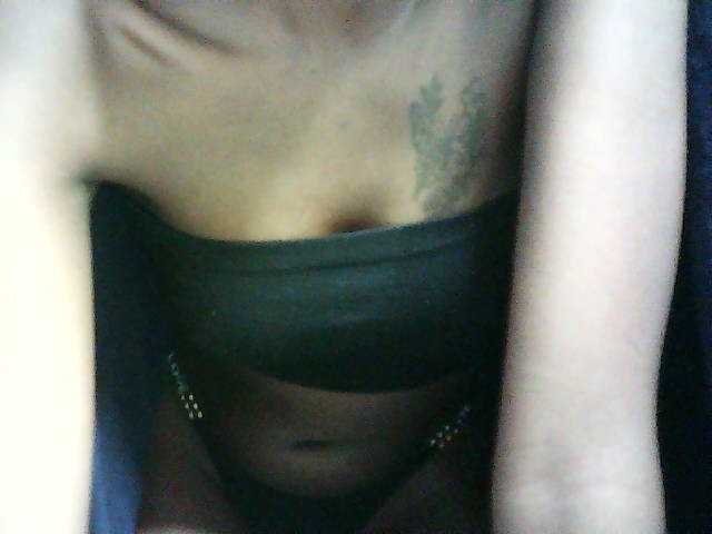 Sexypetiteher, live now on BongaCams