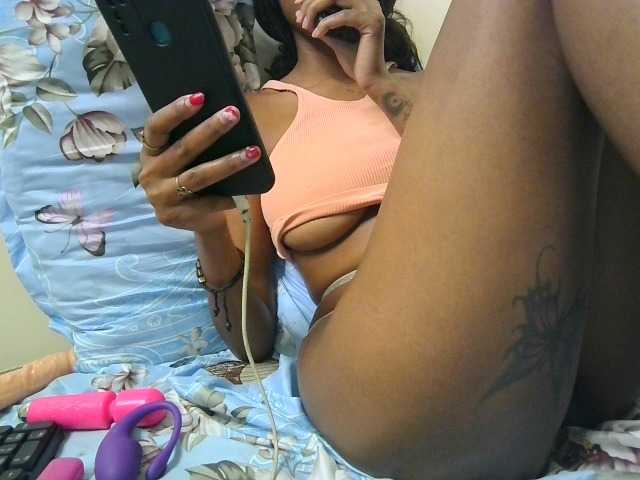 Sexypetiteher live cam on BongaCams