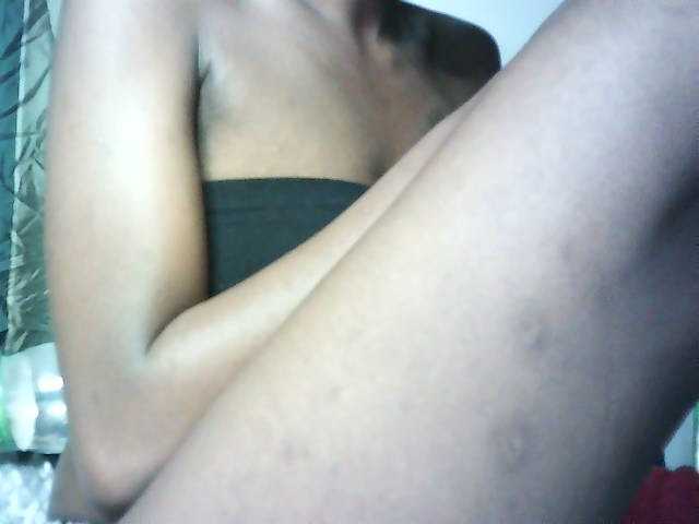 Sexypetiteher, en directo ahora en BongaCams