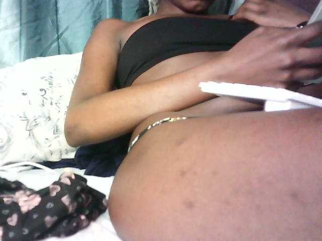 Sexypetiteher live cam on BongaCams
