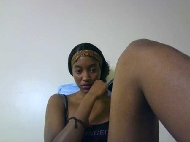 Sexypetiteher live cam on BongaCams