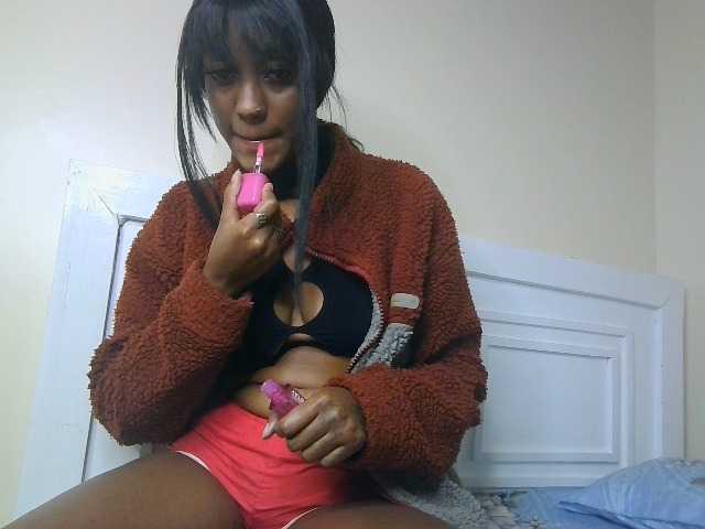 Sexypetiteher live cam on BongaCams