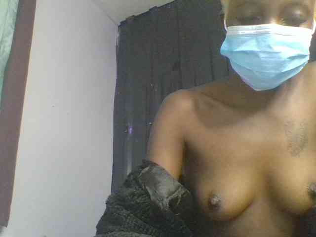 Model: Sexypetiteher