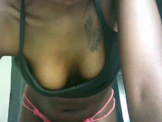 Model: Sexypetiteher