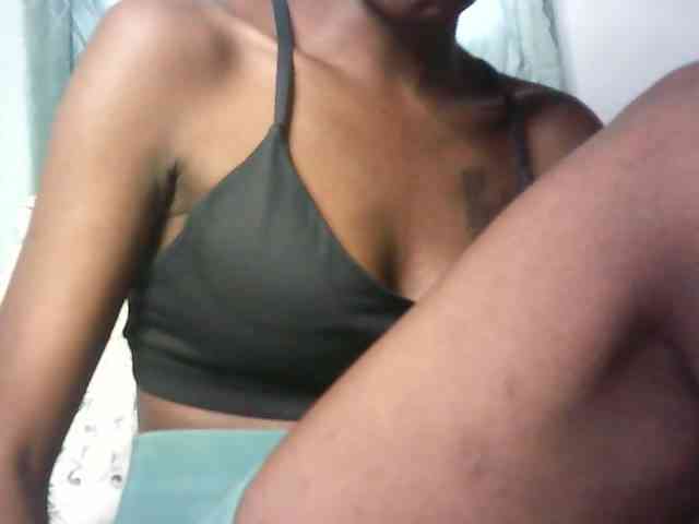 Model: Sexypetiteher