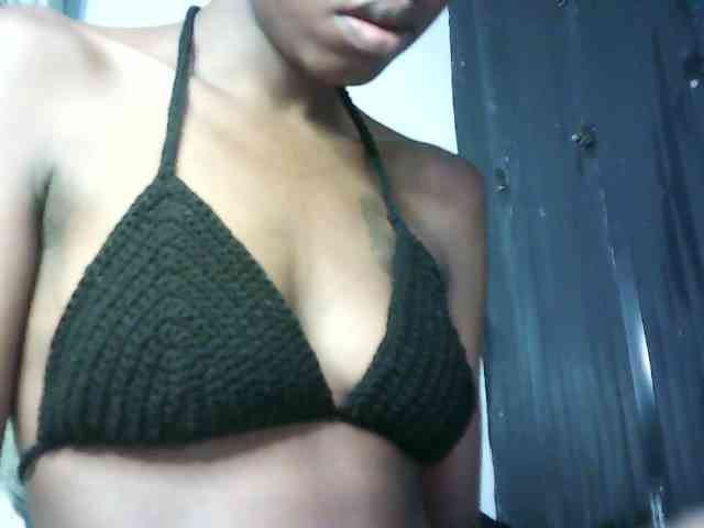 Sexypetiteher webcam