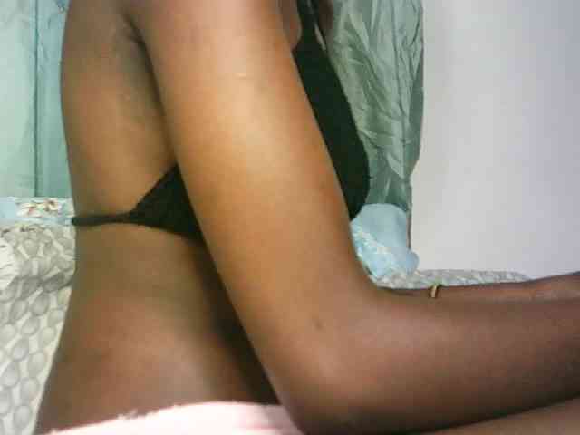 Sexypetiteher webcam