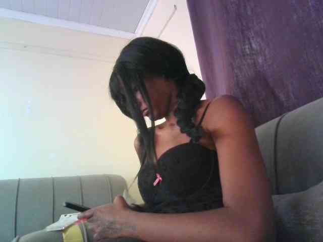 Model: Sexypetiteher