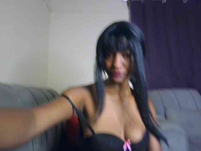 Sexypetiteher webcam