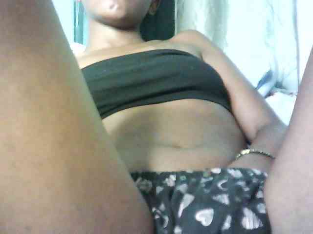 Sexypetiteher webcam