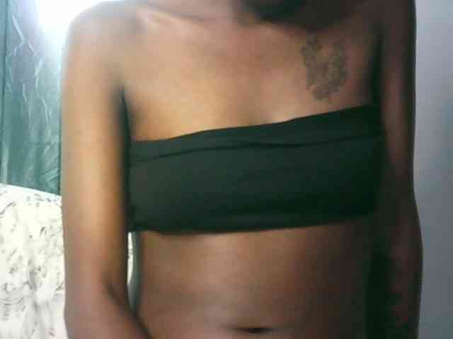 Model: Sexypetiteher
