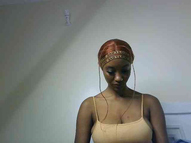Model: Sexypetiteher