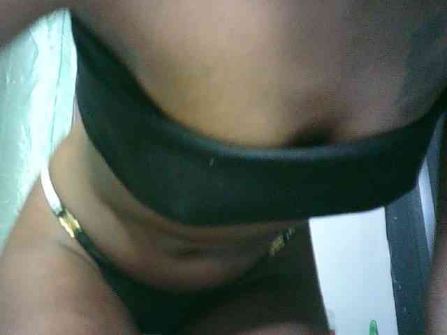 Sexypetiteher webcam