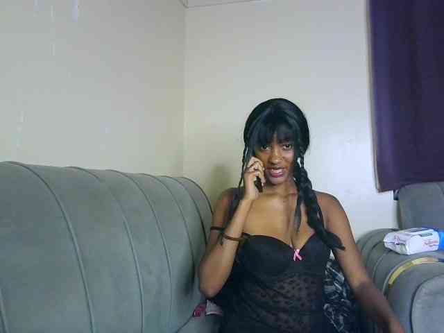 Sexypetiteher webcam