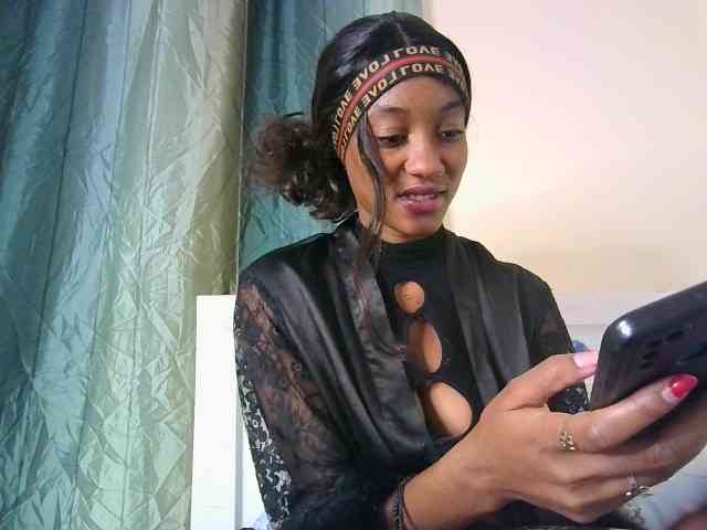 webcam chatroom Sexypetiteher