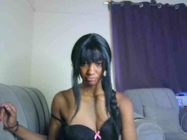 Model: Sexypetiteher