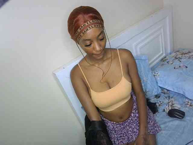 Model: Sexypetiteher